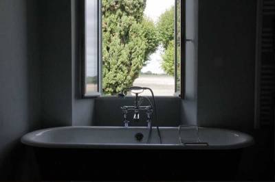 The French Retreat, Bordeaux Region, Yviers