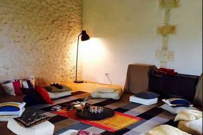 The French Retreat, Bordeaux Region, Yviers