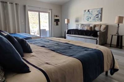 Blisstopia Retreats, Peoria