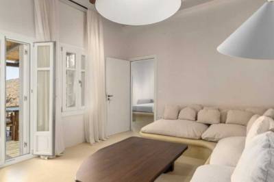 Petradi Studios and Villa in Amorgos, Naxos